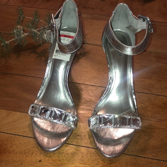 Style & Co. Prom Wedding Formal Tylda Silver Diamond Ankle Y2K Low Heels Sz 6.5 - Picture 2 of 5